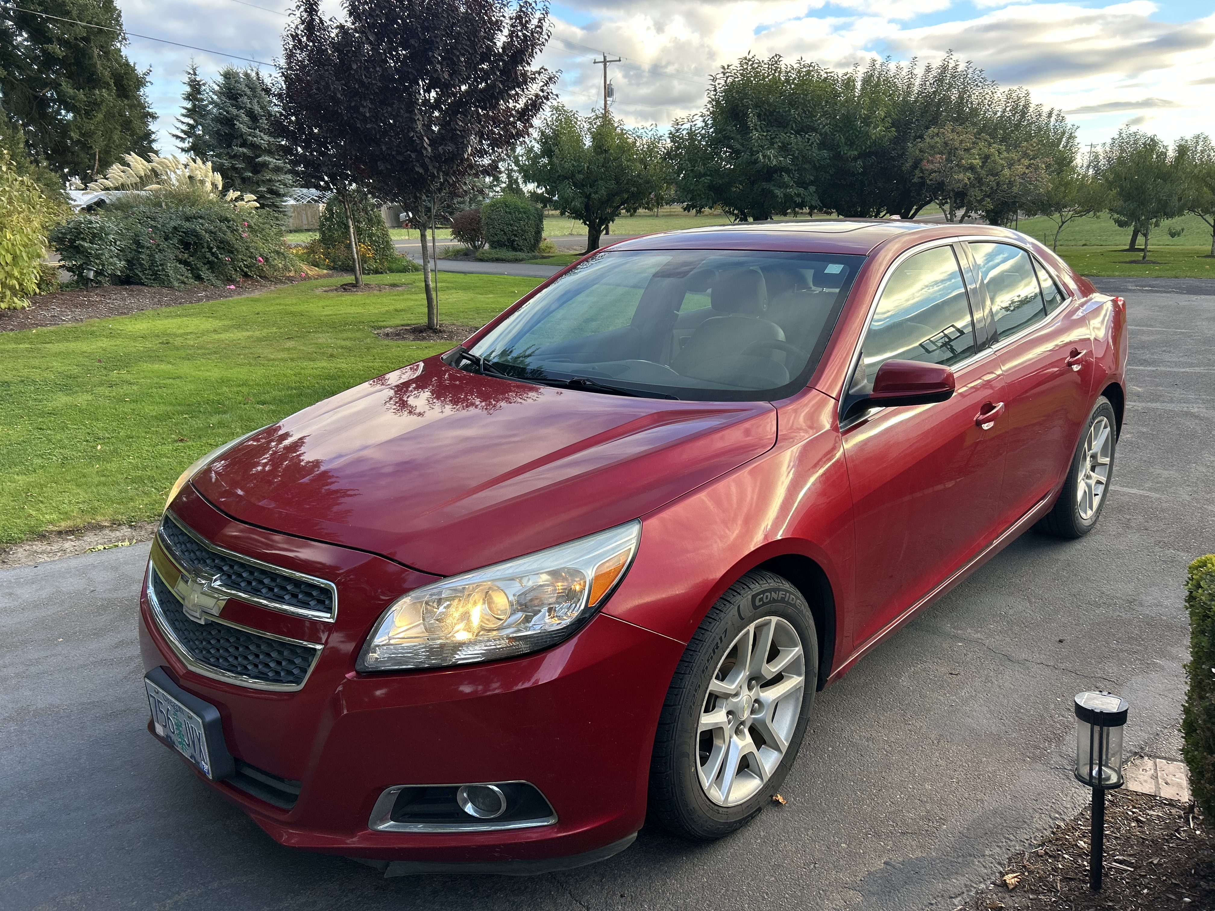 Used 2013 Chevrolet Malibu Eco w/ Navigation Package FWD image 2
