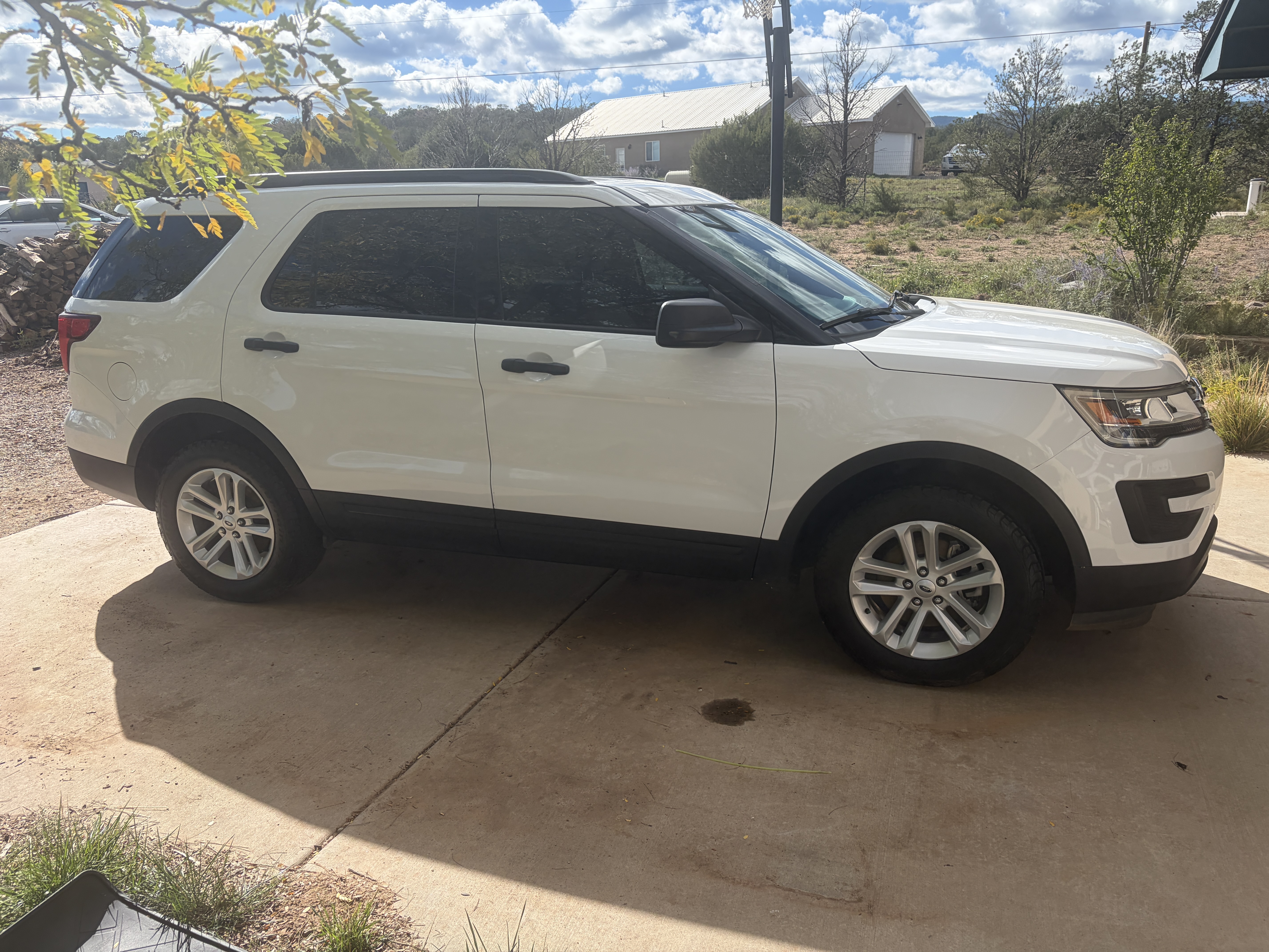 Used 2017 Ford Explorer 4WD image 4