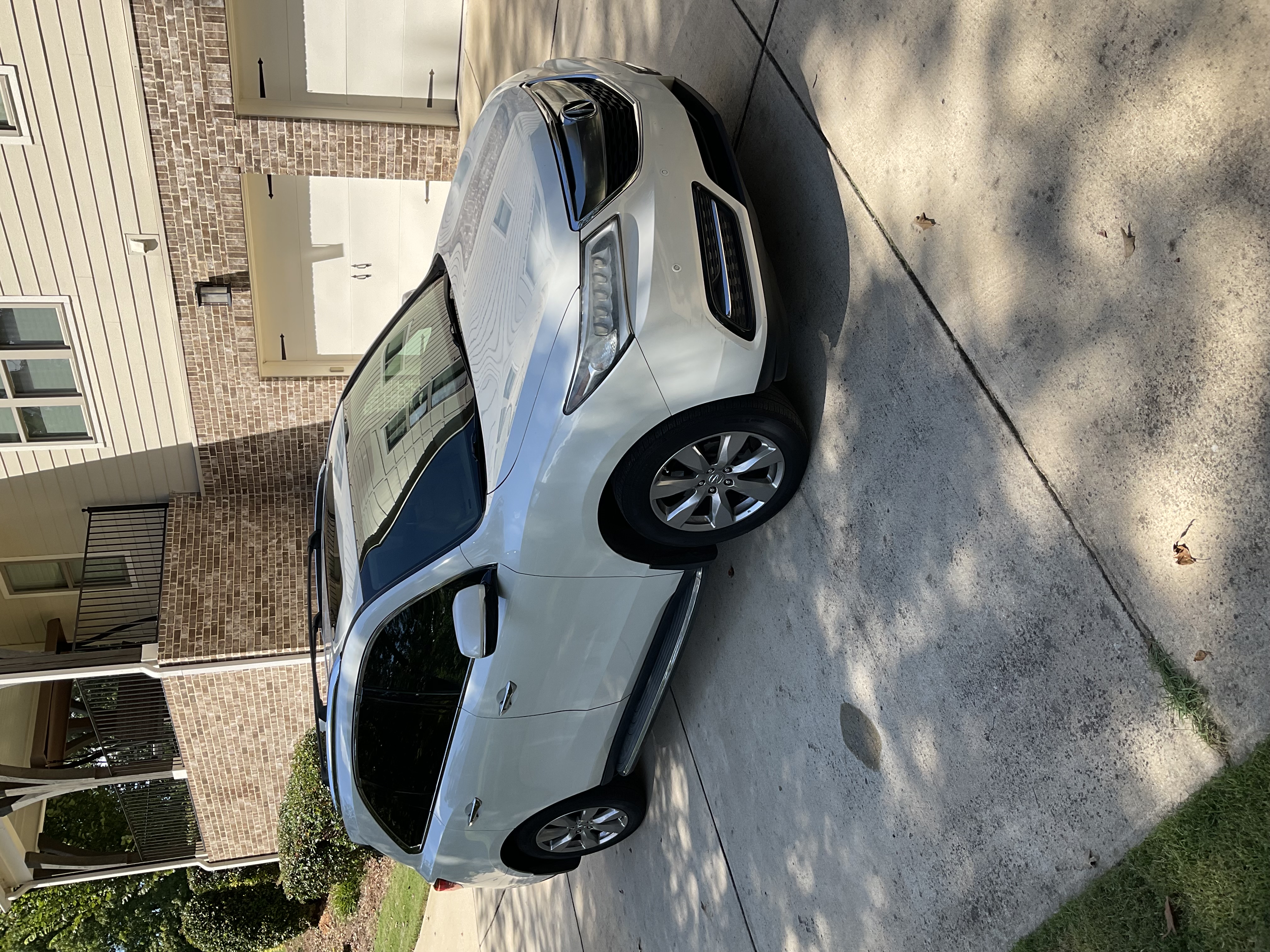 Used 2015 Acura MDX w/ Advance & Entertainment Pkg FWD image 4