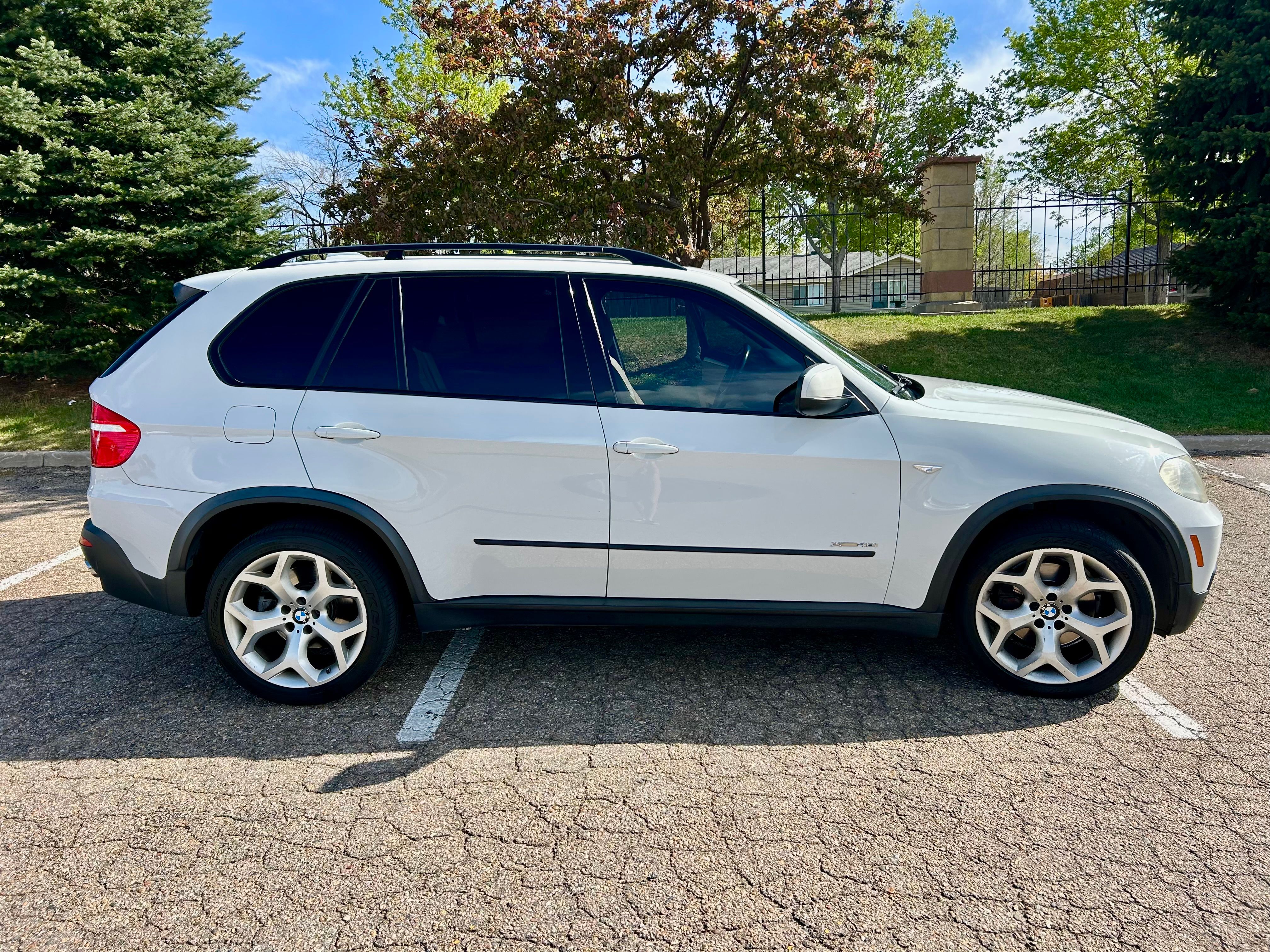 Used 2009 BMW X5 xDrive48i AWD/4WD image 4