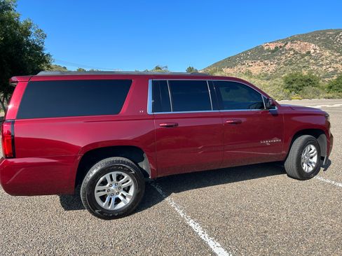 Used 2019 Chevrolet Suburban LT AWD/4WD image 5