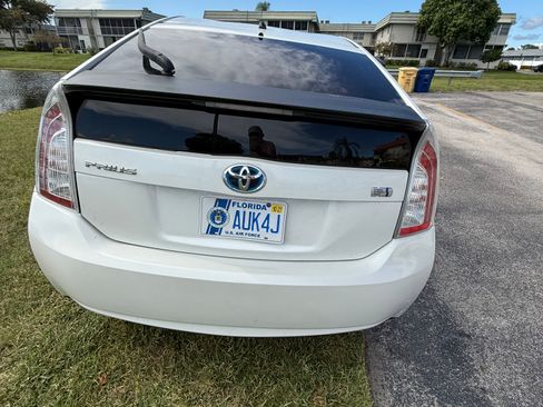 Used 2013 Toyota Prius Two FWD image 6