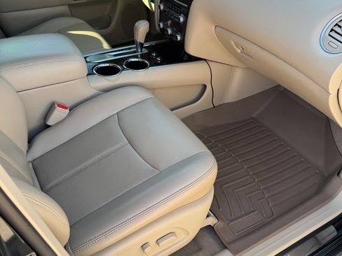 Used 2015 Nissan Pathfinder Platinum image 18