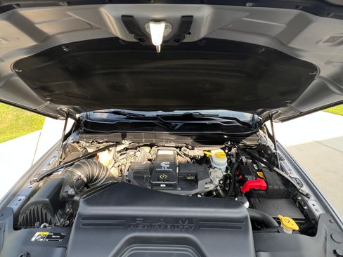 Used 2020 RAM 3500 Laramie AWD/4WD image 11