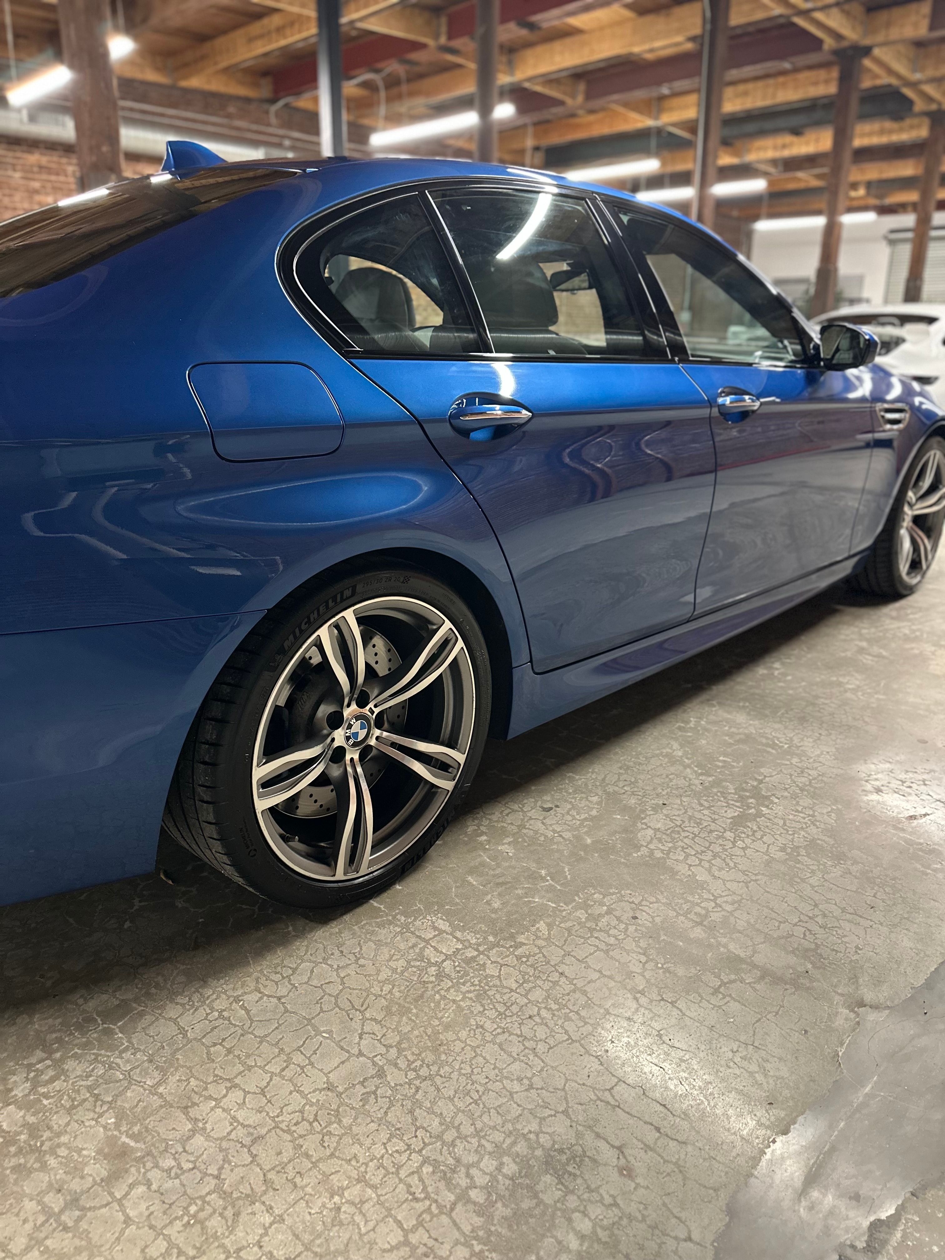 Used 2013 BMW M5 RWD image 6
