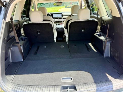 Used 2024 Kia Telluride EX w/ EX Captain's Chair Package AWD/4WD image 21
