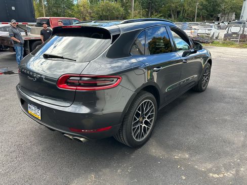 Used 2017 Porsche Macan S image 2