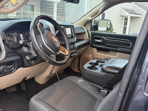 Used 2019 RAM 2500 Big Horn w/ Cold Weather Group image 13