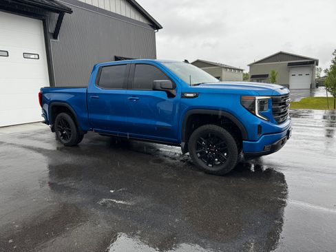 Used 2022 GMC Sierra 1500 Elevation w/ Max Trailering Package AWD/4WD image 1