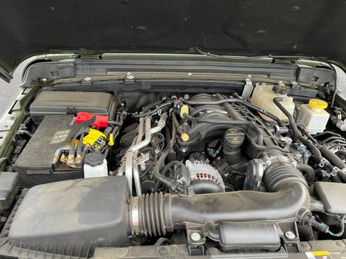 Used 2023 Jeep Gladiator Sport AWD/4WD image 19