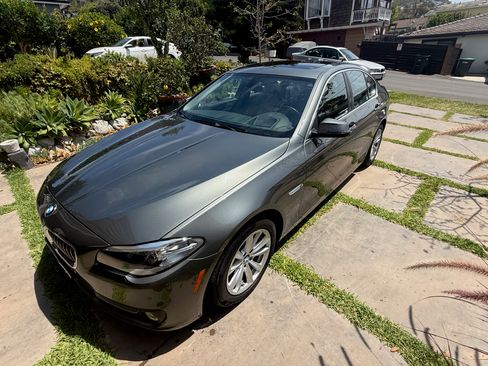 Used 2015 BMW 528i Sedan RWD image 1