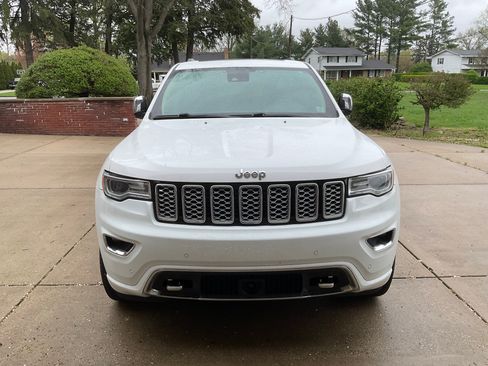 Used 2018 Jeep Grand Cherokee Overland image 4