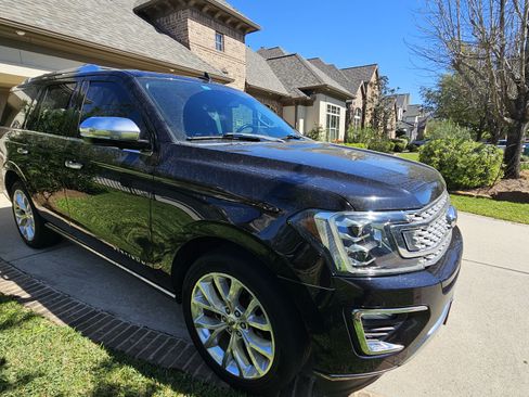 Used 2019 Ford Expedition Platinum image 1