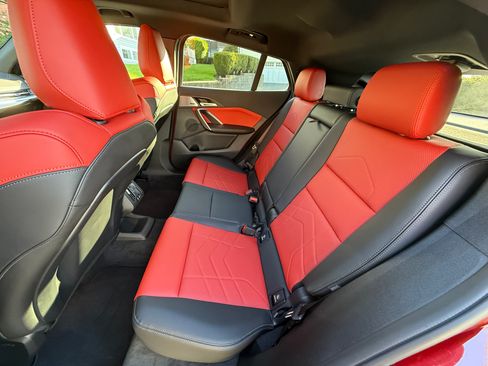 Used 2025 BMW X2 xDrive28i w/ M Sport Package image 15