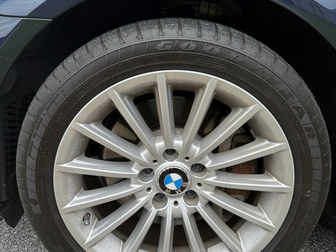Used 2011 BMW 535i xDrive Sedan AWD/4WD image 18