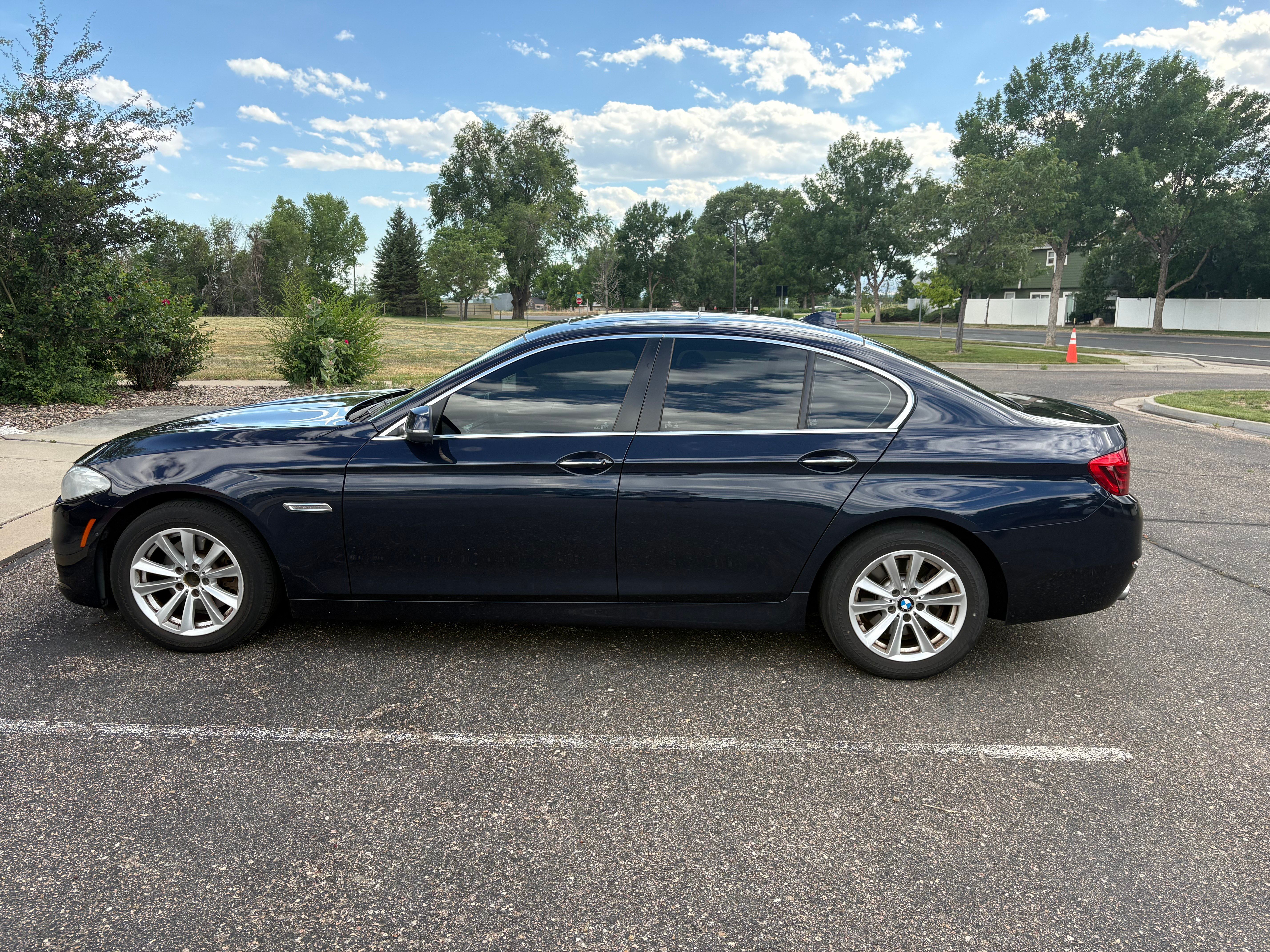 Used 2015 BMW 528i xDrive Sedan AWD/4WD image 8
