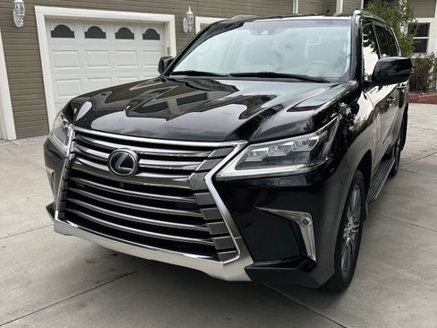 Used 2017 Lexus LX 570 4WD image 8