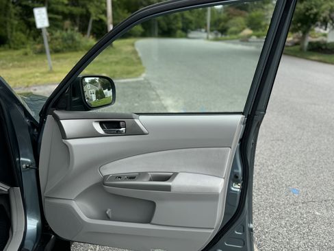 Used 2010 Subaru Forester 2.5XT Limited image 15