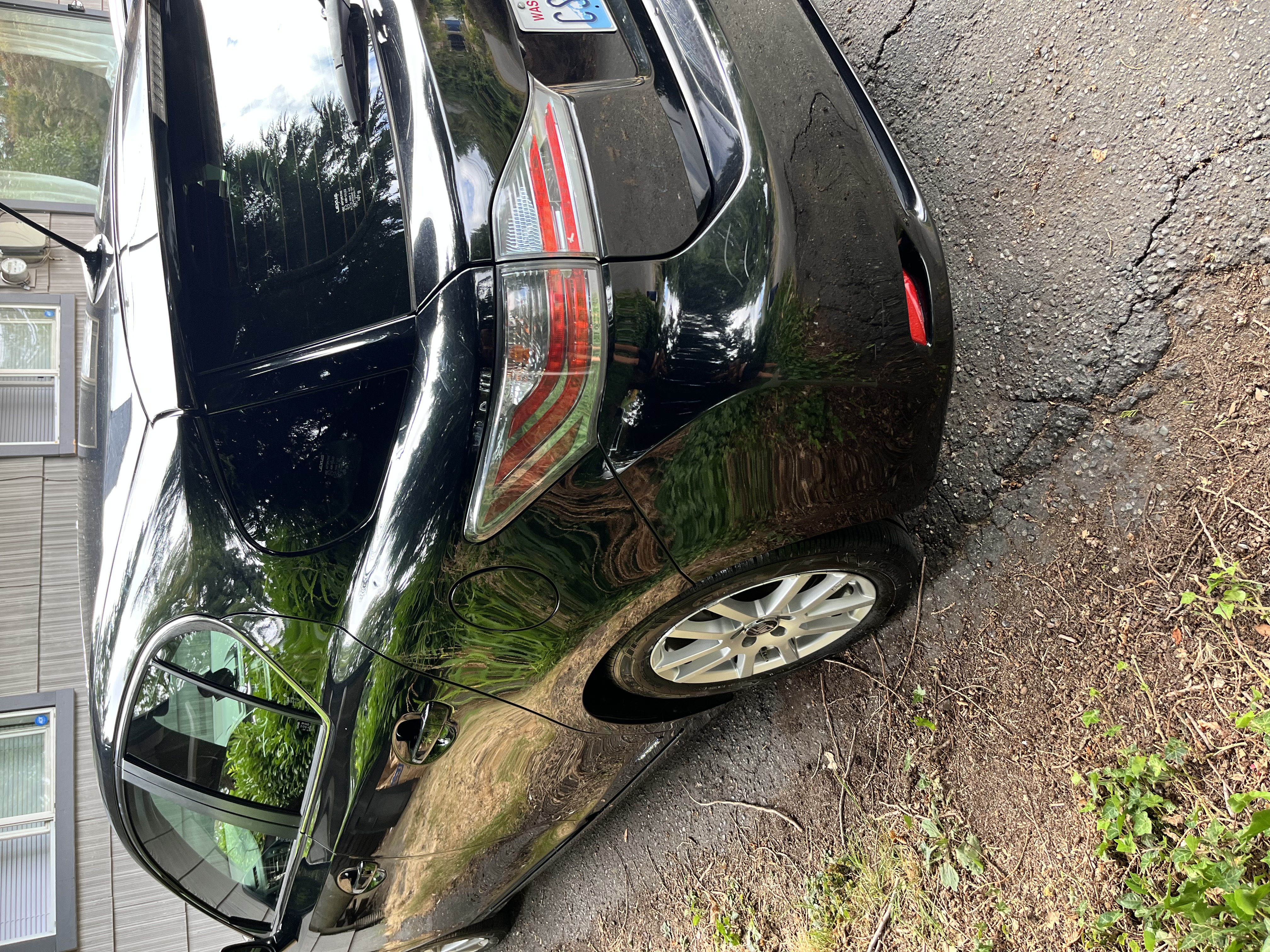 Used 2012 Lexus CT 200h Premium w/ Leather Pkg FWD image 11