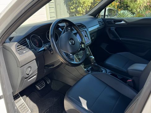 Used 2018 Volkswagen Tiguan SEL image 14