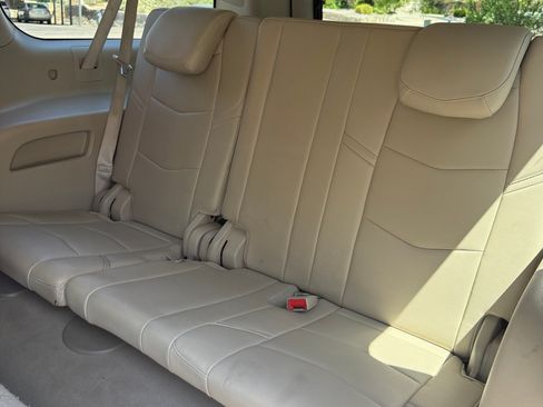 Used 2019 Cadillac Escalade ESV Premium Luxury AWD/4WD image 2
