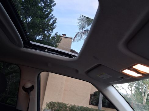 Used 2020 Hyundai Venue SEL w/ Convenience Package image 6