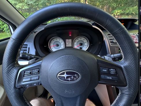 Used 2012 Subaru Impreza 2.0i Premium w/ All-Weather Pkg AWD/4WD image 9