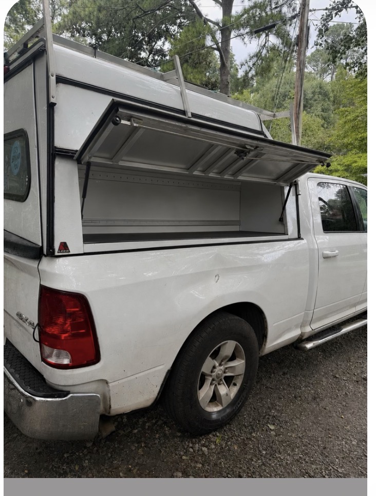 Used 2020 RAM 1500 Classic SLT AWD/4WD image 5