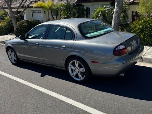Used 2005 Jaguar S-TYPE R image 5