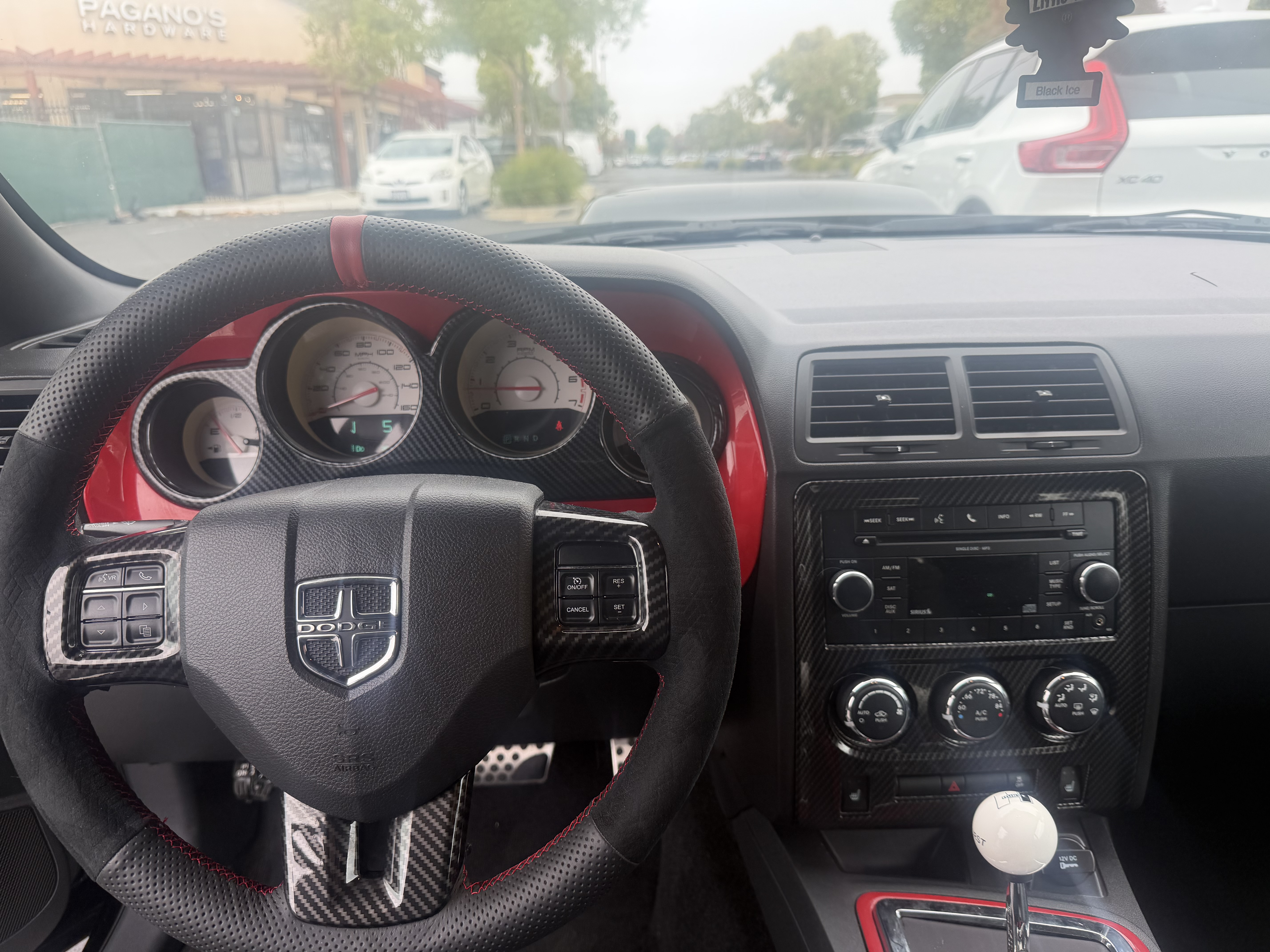 Used 2011 Dodge Challenger R/T RWD image 9