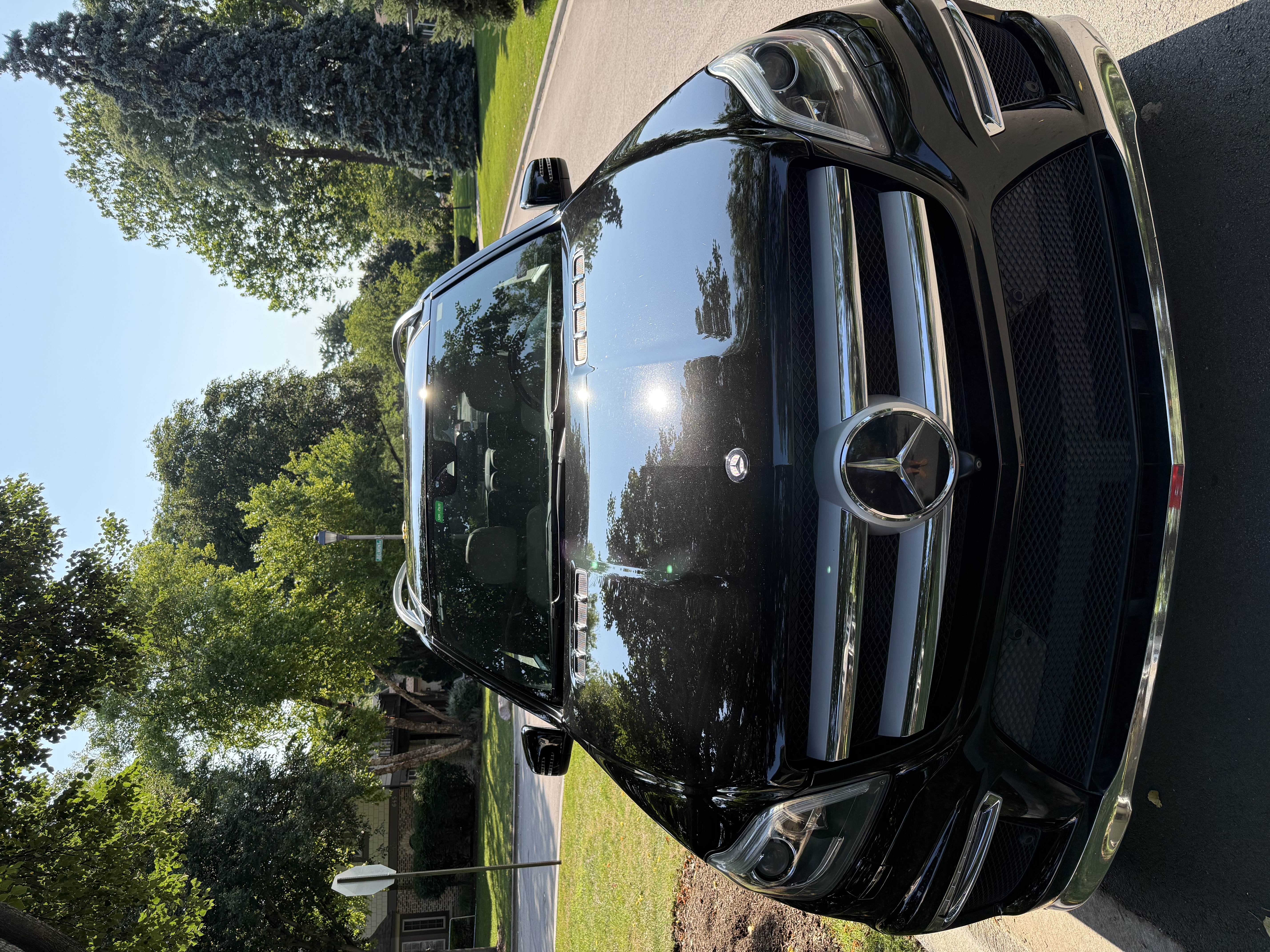 Used 2015 Mercedes-Benz GL 550 4MATIC image 2