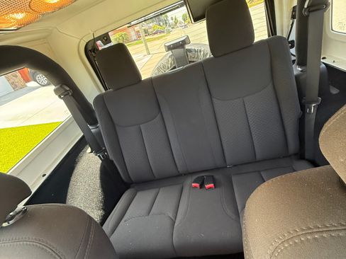 Used 2015 Jeep Wrangler Sport AWD/4WD image 10