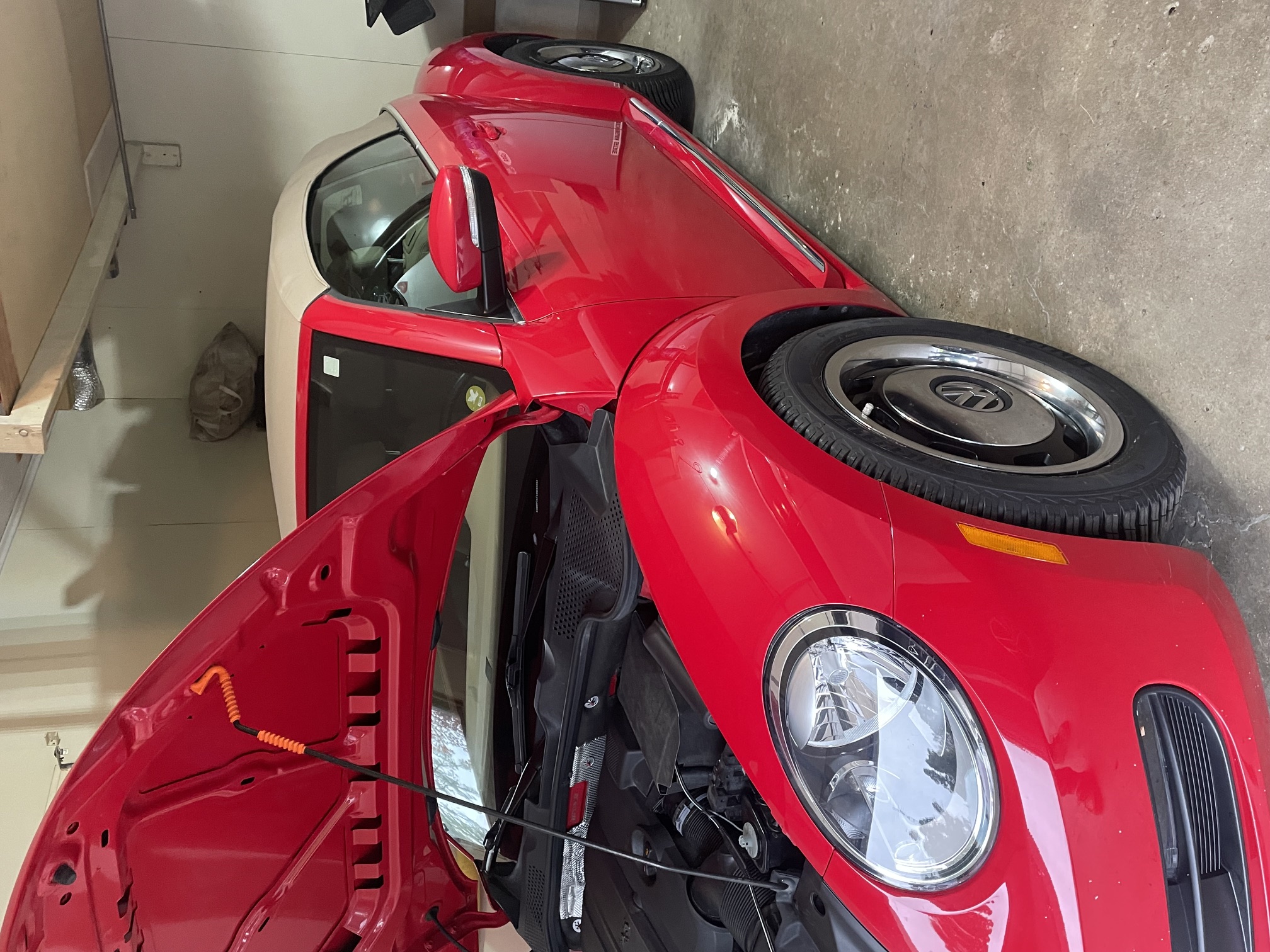 Used 2013 Volkswagen Beetle 2.5 FWD image 4