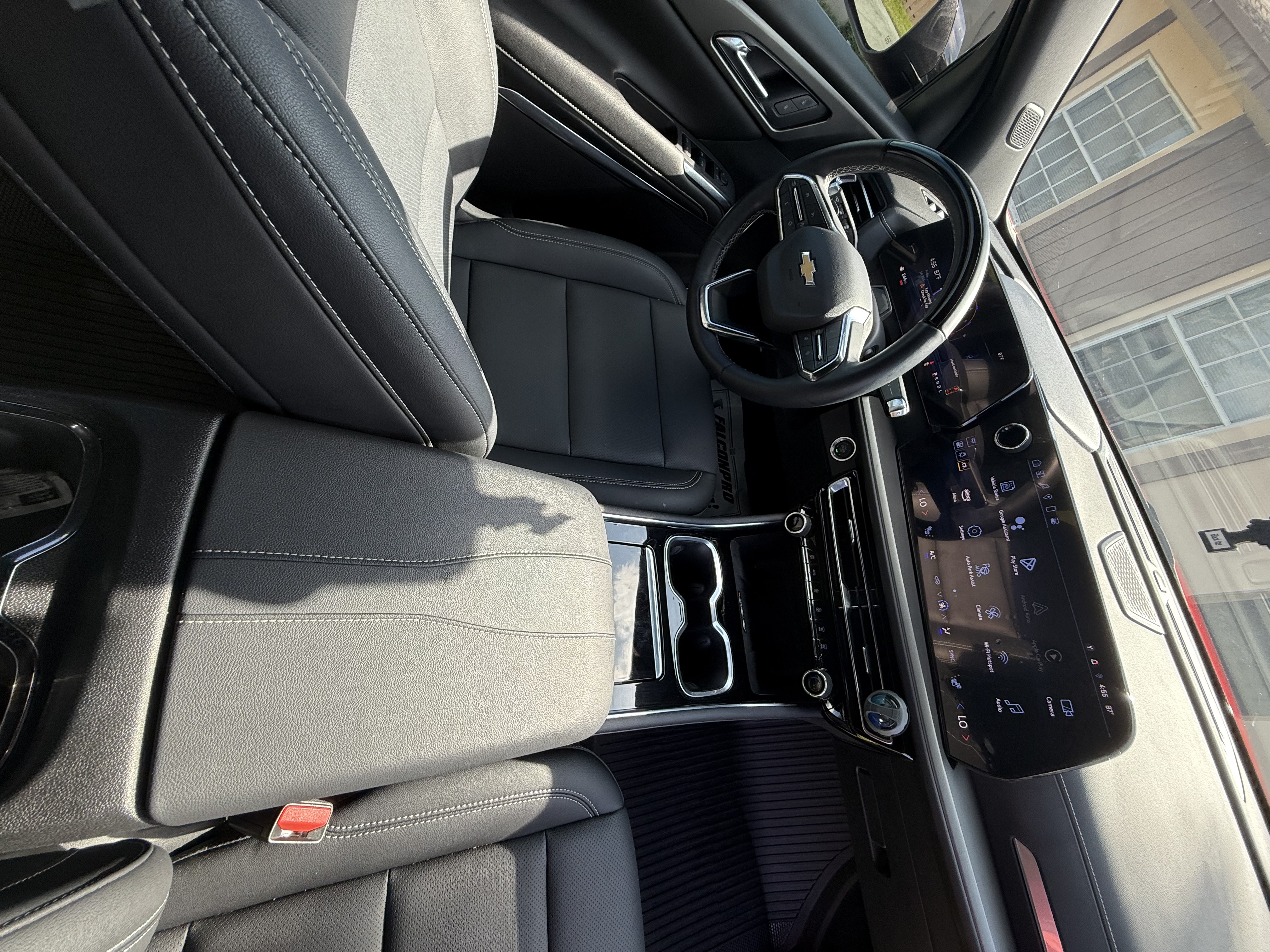Used 2024 Chevrolet Traverse LT w/ Enhanced Driving Package FWD image 17