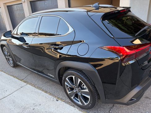 Used 2020 Lexus UX 250h w/ Premium Package AWD/4WD image 15