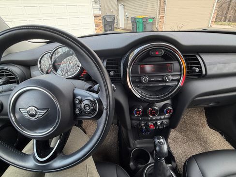 Used 2015 MINI Cooper 2-Door Hardtop image 16