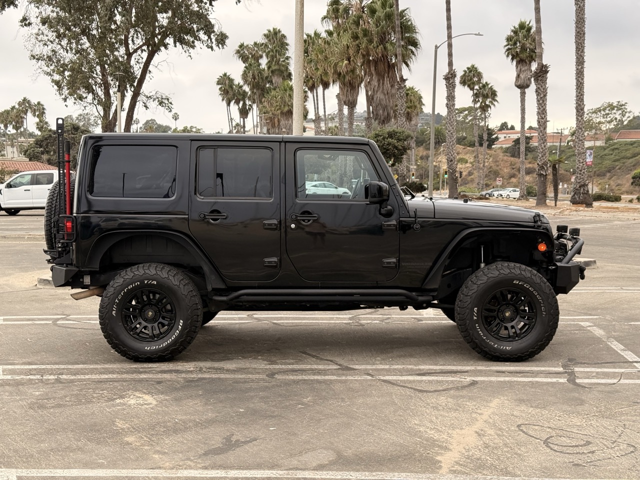Used 2014 Jeep Wrangler Unlimited Sahara AWD/4WD image 5
