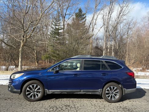 Used 2016 Subaru Outback 3.6R Limited image 1