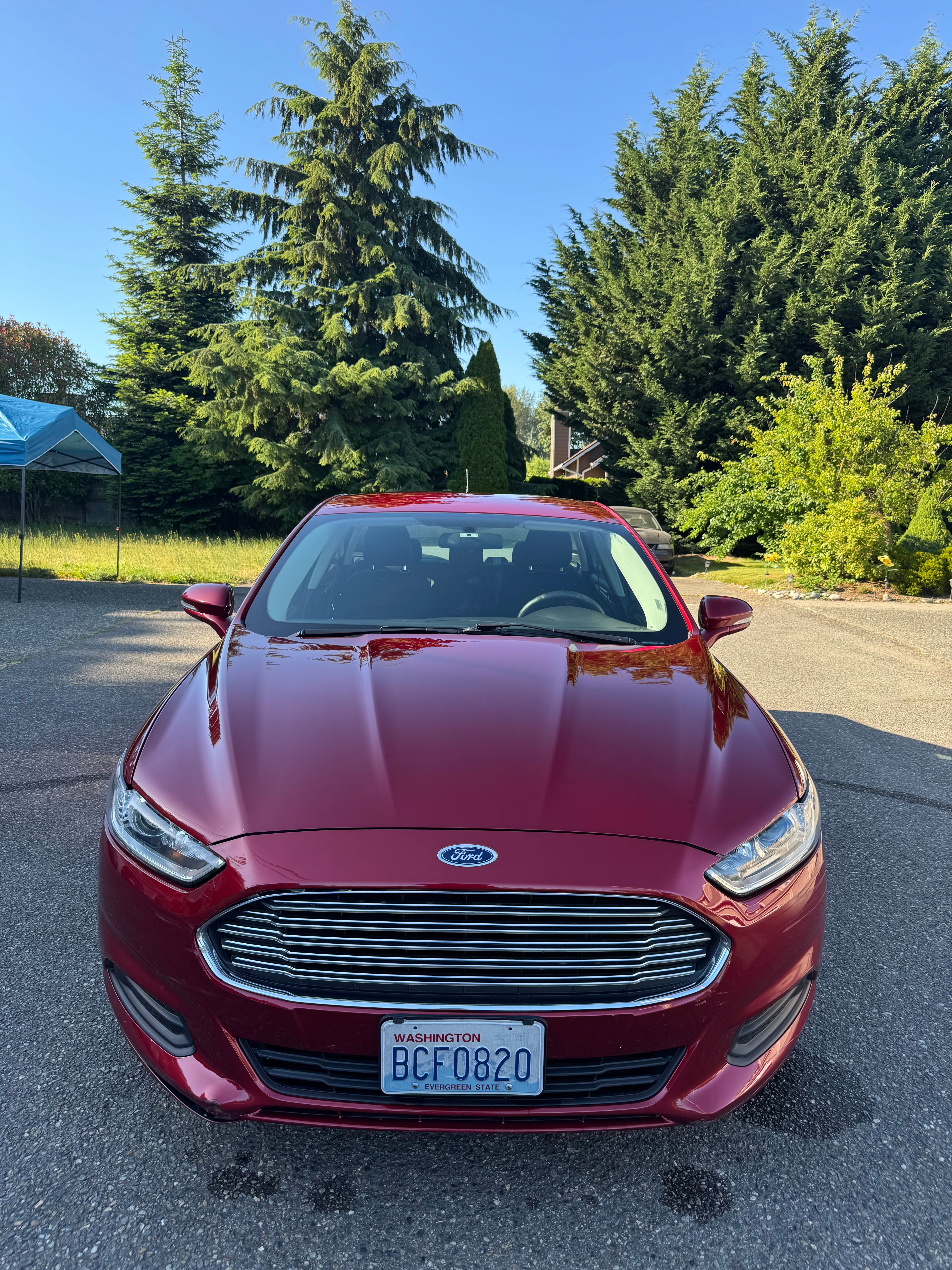 Used 2016 Ford Fusion SE FWD image 1