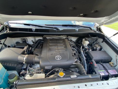 Used 2014 Toyota Tundra SR5 image 16