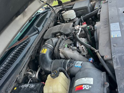 Used 2006 Chevrolet Silverado 2500 LT w/ Heavy-Duty Power Package AWD/4WD image 4