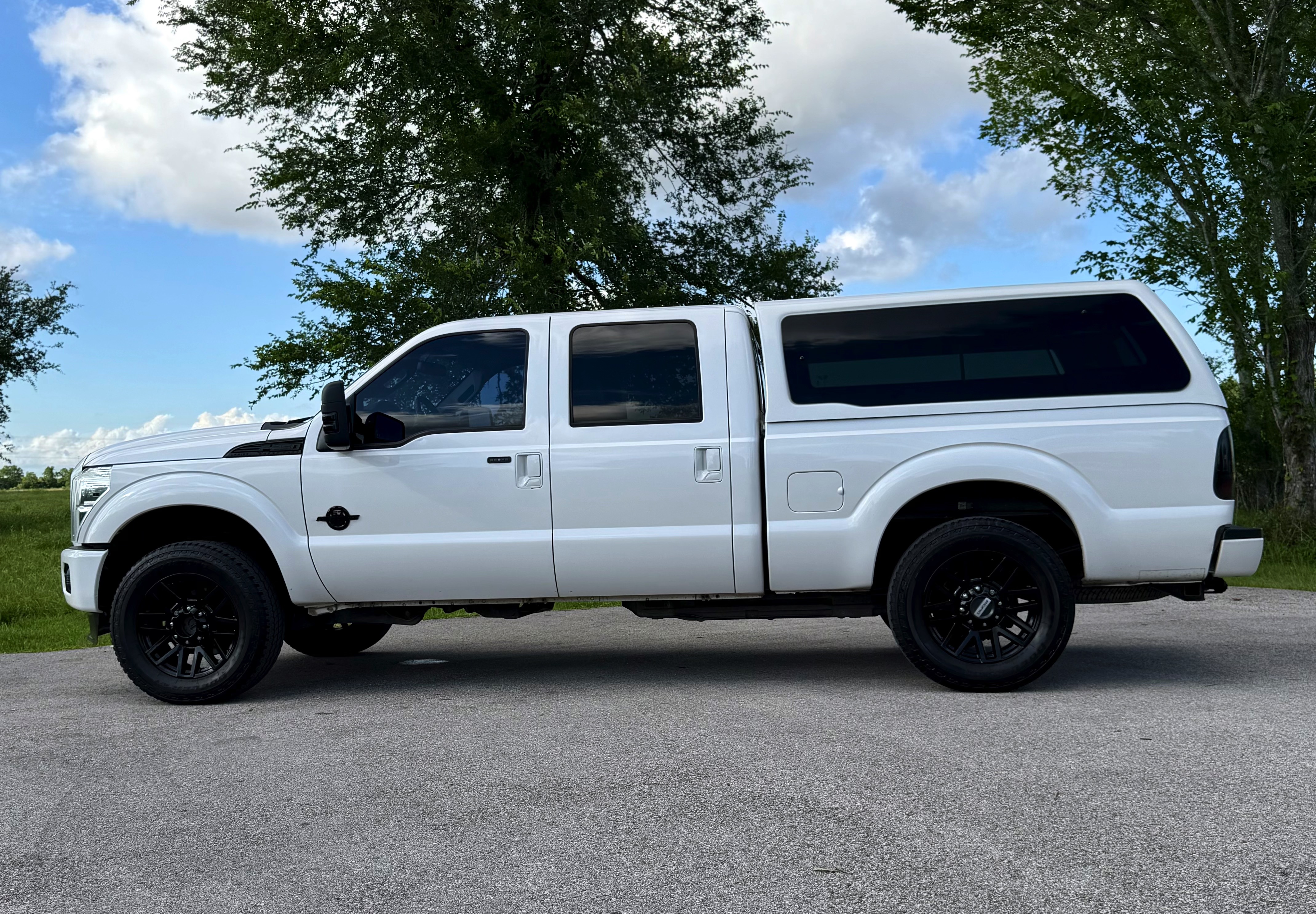 Used 2013 Ford F250 Lariat w/ Lariat Ultimate Pkg AWD/4WD image 10