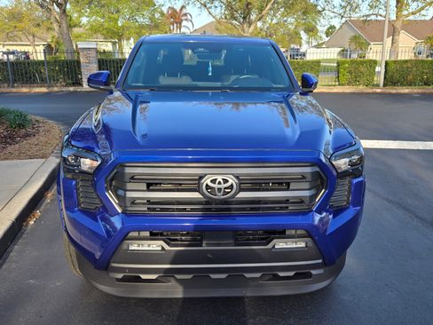 Used 2025 Toyota Tacoma SR5 image 1