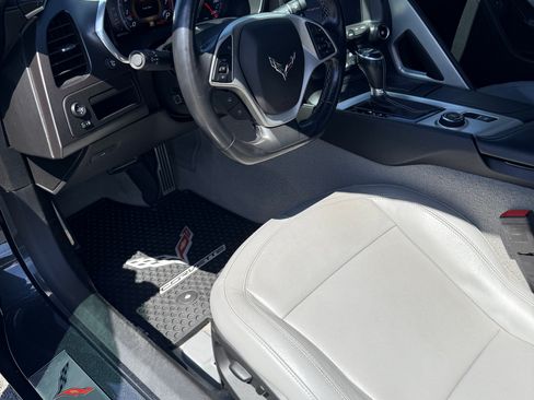 Used 2019 Chevrolet Corvette Stingray Coupe w/ 1LT RWD image 21