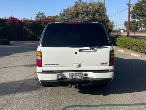 Used 2004 GMC Yukon XL Denali image 10