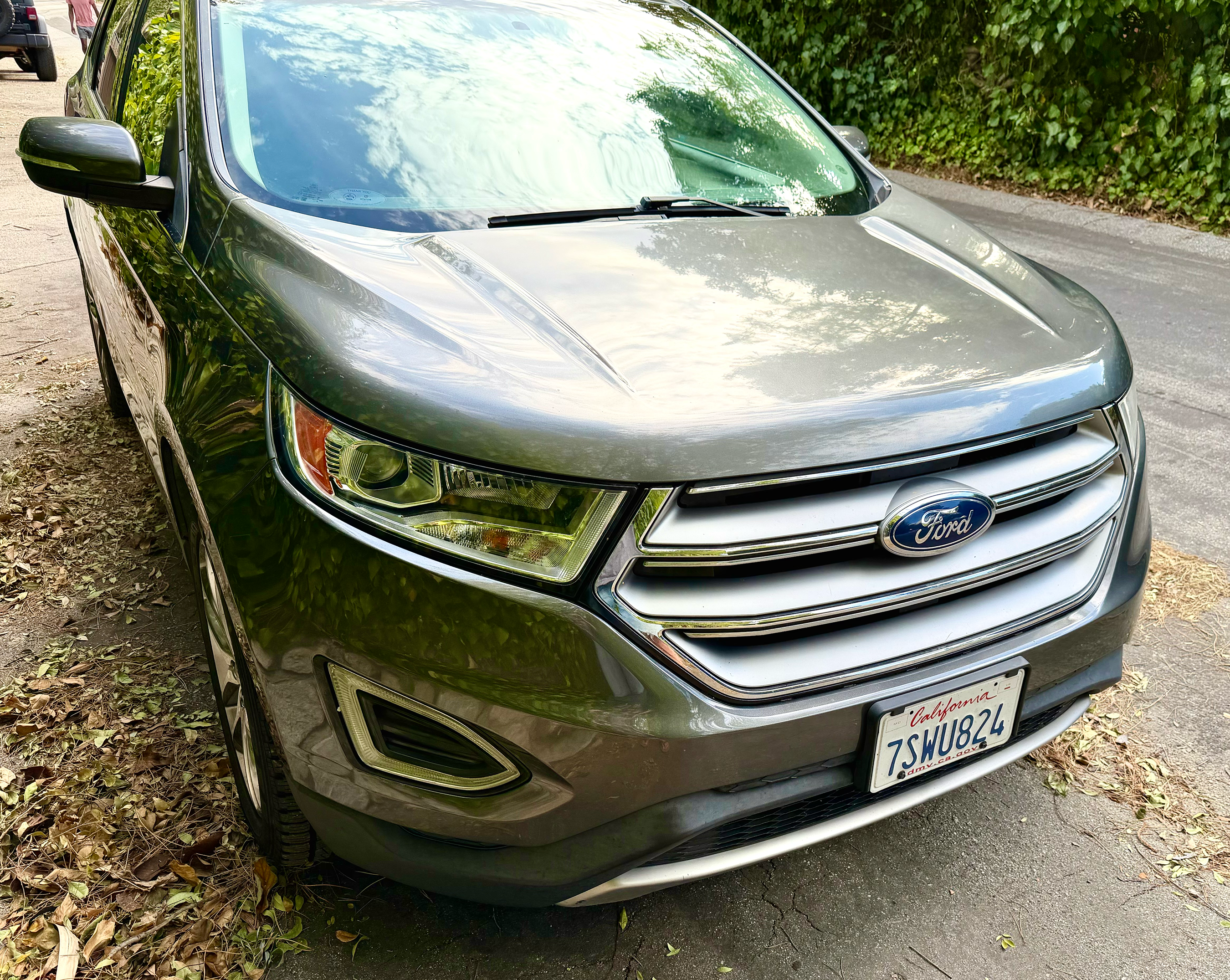 Used 2016 Ford Edge Titanium w/ Equipment Group 301A FWD image 10