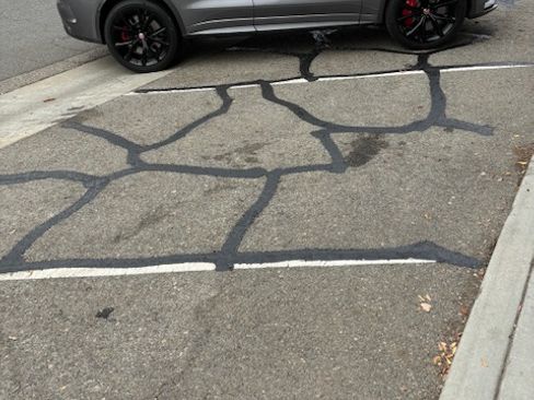 Used 2020 Jaguar F-PACE SVR image 9