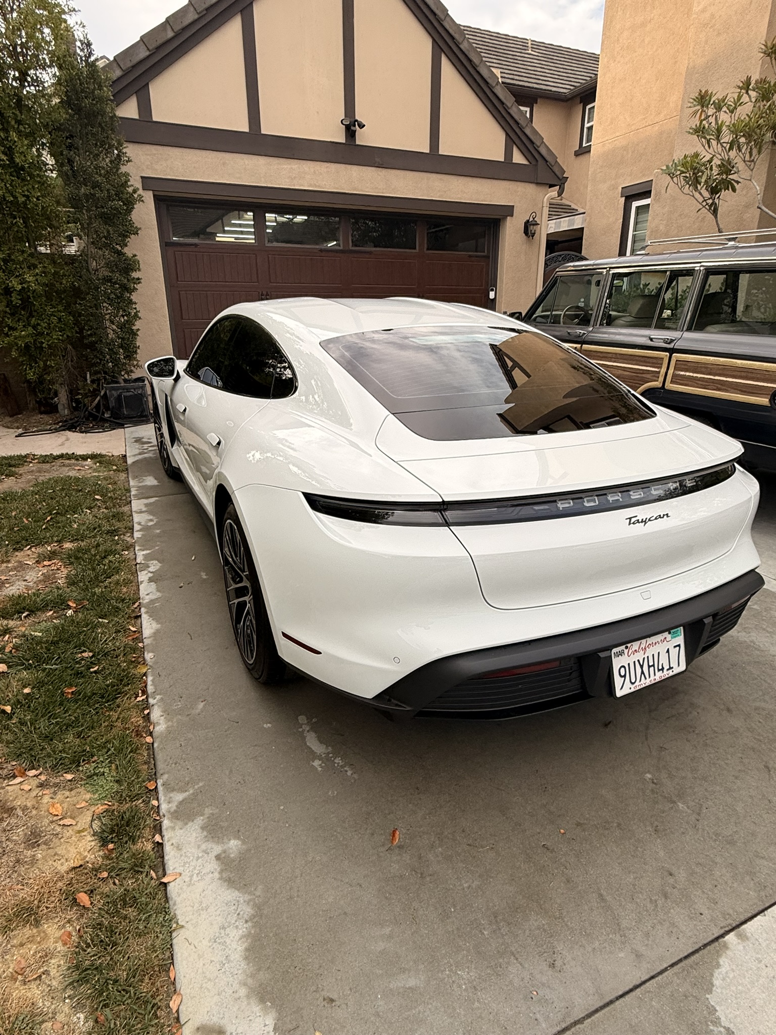 Used 2024 Porsche Taycan RWD image 5