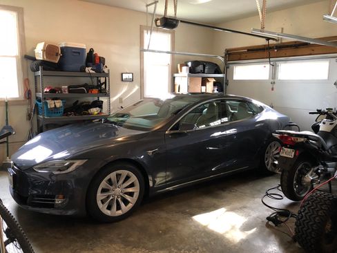 Used 2017 Tesla Model S 75D image 1