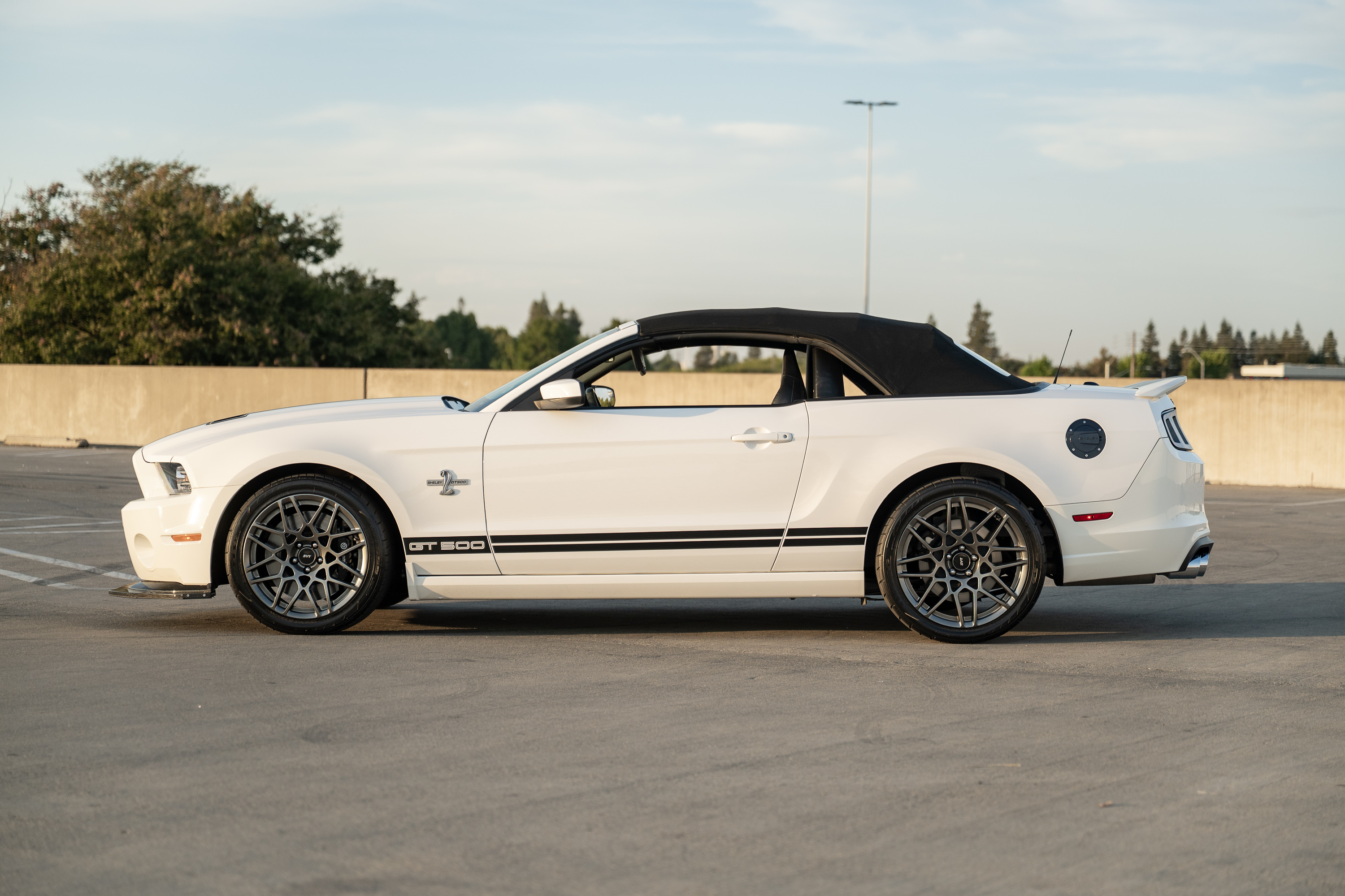 Used 2013 Ford Mustang Shelby GT500 RWD image 21